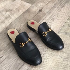 Real leather upper Gucci mules!